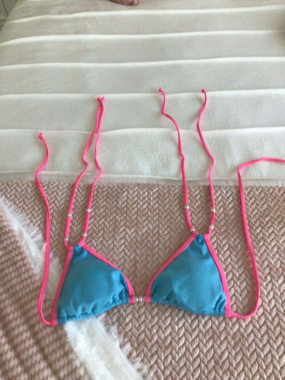 Bikini - Picture 6 of 8